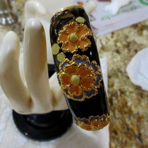 J Crew Floral Enamel Wide Bangle Bracelet Gold Tone Black/Pink Cream 8" - Picture 1 of 6